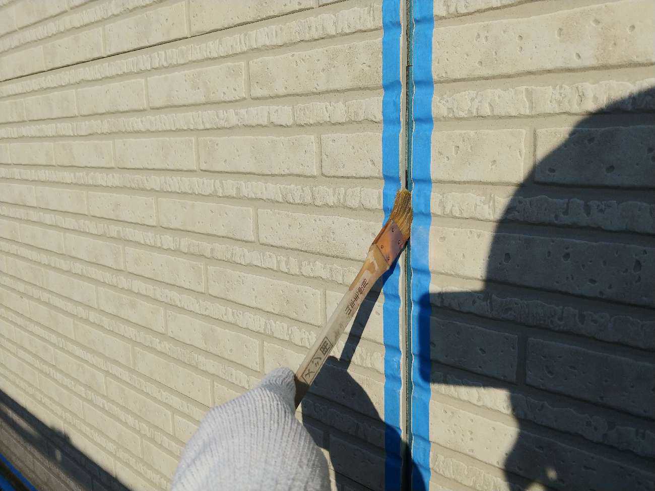 シーリング材用のプライマー塗布